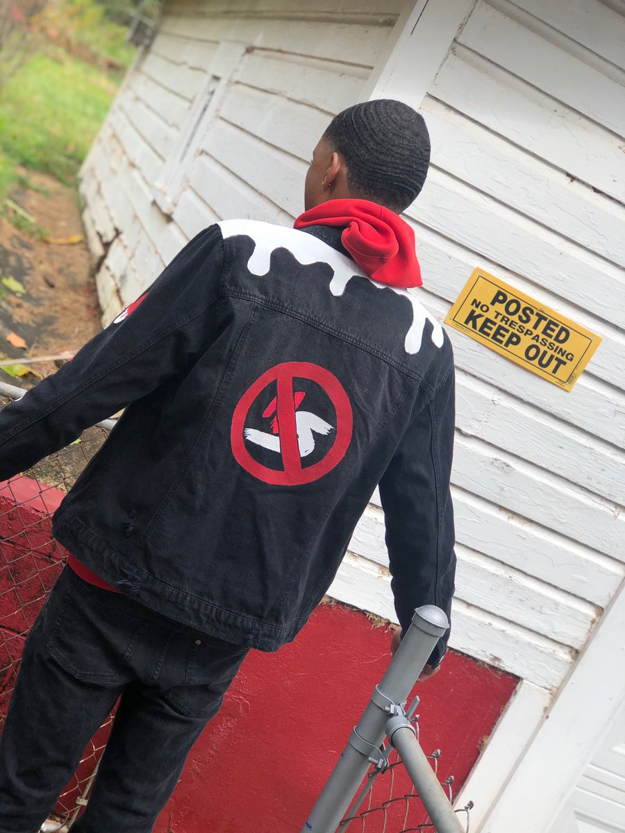 TaySumpp's tweet photo. Shop now Never Slipping #respecttheunexpected ๐จ๐ธ dm to shop and for pricing https://t.co/5UHwHe83Jk