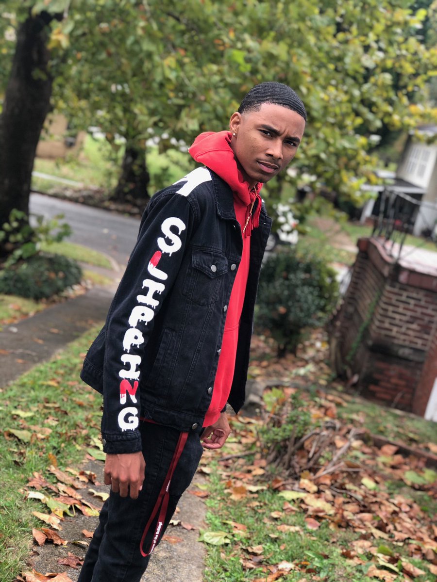 TaySumpp's tweet photo. Shop now Never Slipping #respecttheunexpected ๐จ๐ธ dm to shop and for pricing https://t.co/5UHwHe83Jk
