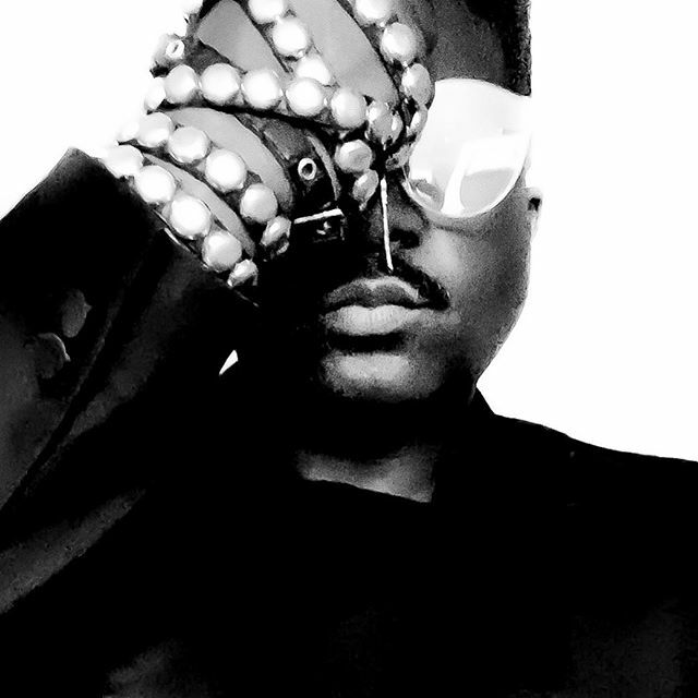 robertanthonyra's tweet photo. #THEYCALLMEFASHION .
.
.
.
#LUXED #gayboy #blackarts #blackmartha #process #wokeuplikethis #tastemaker #flawless #visualarts #ringleader #witch #selfie #malemodel #kcfashion #lafashion #nycfashion #dubaifashion #potd #photooftheday #nycphotographer #kcph… https://t.co/kVScWDXcyP https://t.co/A9nxKQVG4q