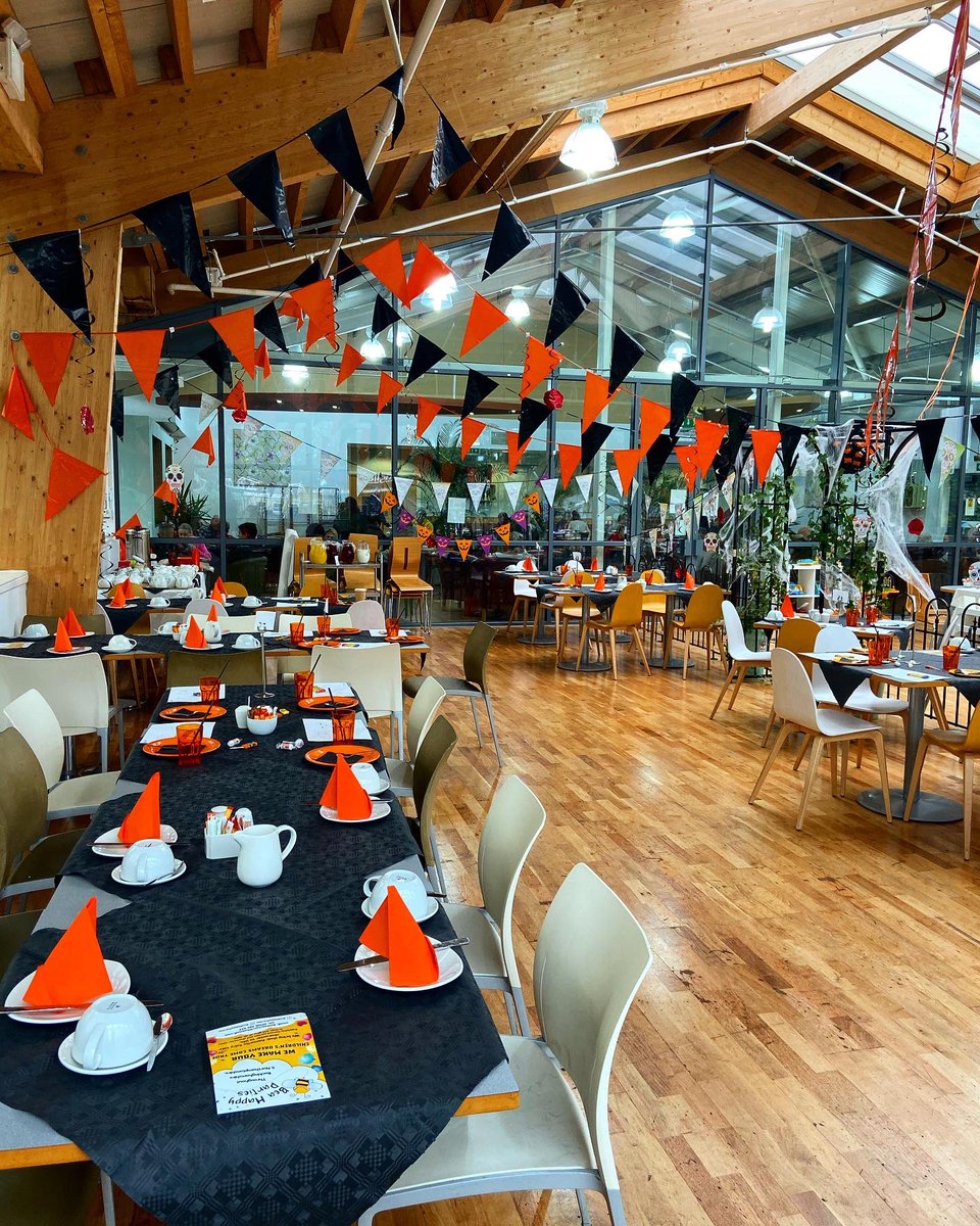 beahappyparties's tweet photo. Halloween celebrations are in full swing now🥳 #beahappyparties had a great time hosting @dobbies #SpookySuppers How good did the MK store look today! & the afternoon teas were a hit too🤤 Looking forward to tomorrow’s fun & games, Happy Halloween everyone!!🎃👻😈 https://t.co/aRr0TRStQk