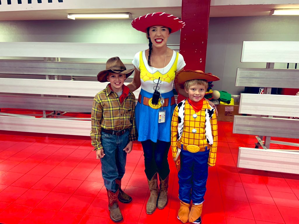 HelloMrsMick's tweet photo. I had so much fun dressing up for Red Ribbon Week! #USD261derful #fes261
Dream job: @ChickfilA worker! 
Disney character: @toystory Jesse! https://t.co/pfC4QrRQgA