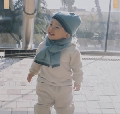 : พิชื่อไยนะ
: เพ่ว
: เย่ว?
: เพ่วโว้ย
: เย่วหยอ
: เออ เย่วก็เย่ว
: เพ่วก็ด้ะ
: เอ๊า