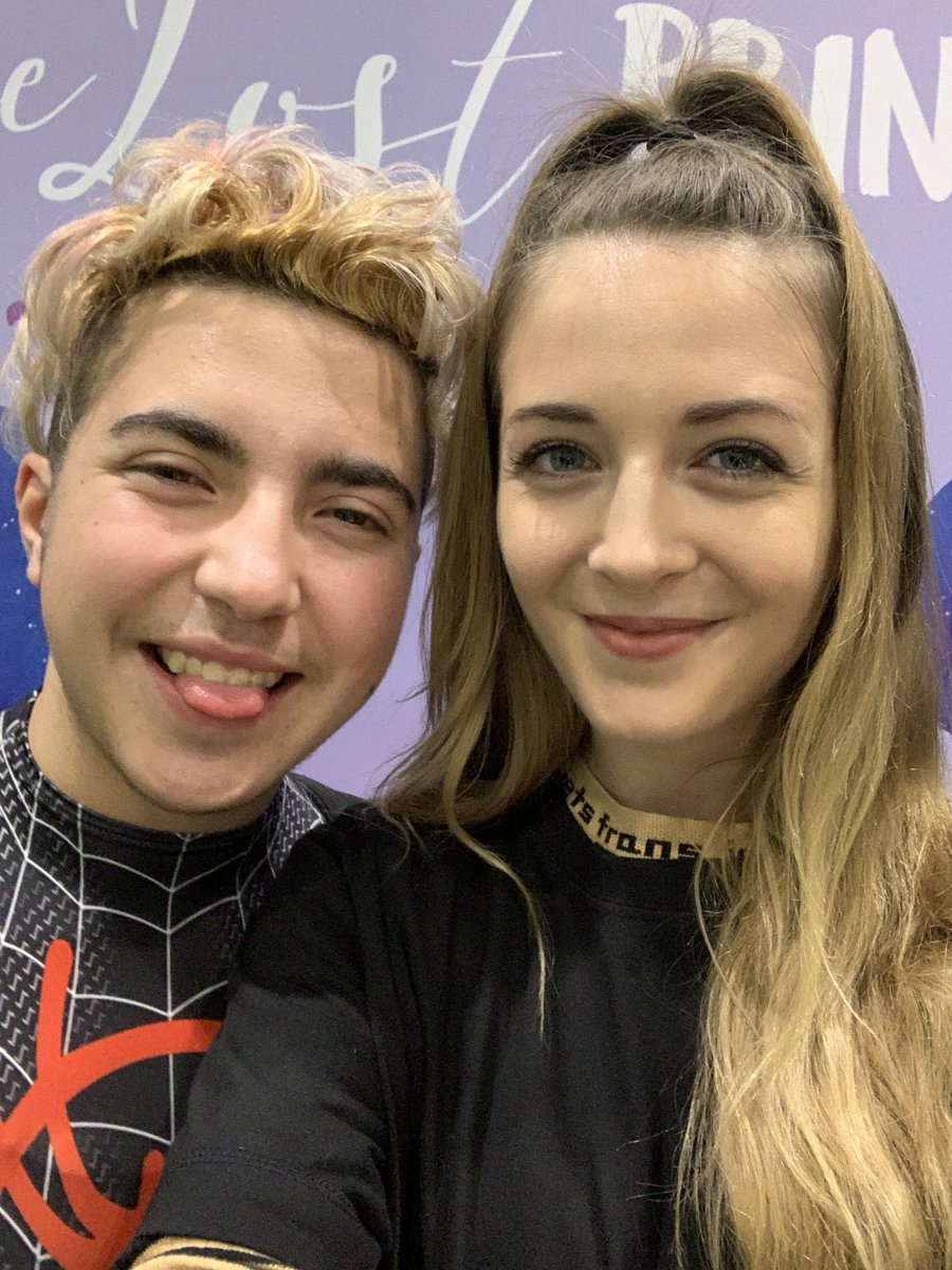 notjustapancake's tweet photo. @connieglynn lovely seeing you again!! https://t.co/qqrJsMMe17