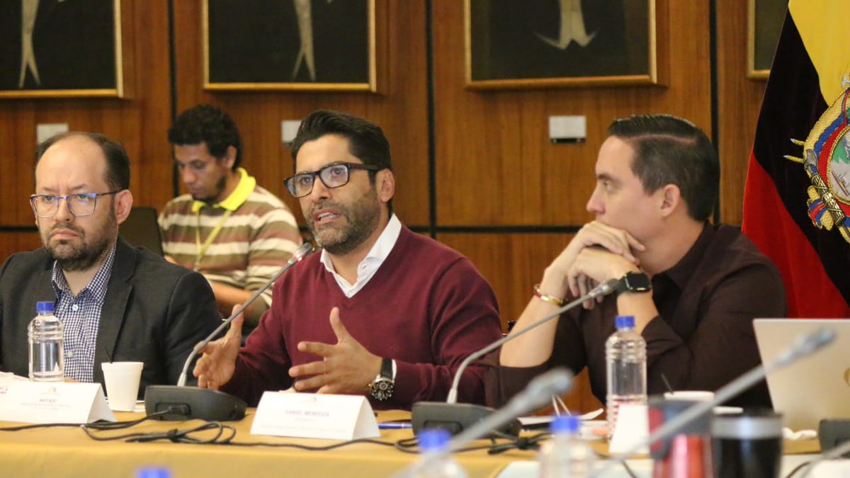 Iván Ontaneda Berrú tweet media