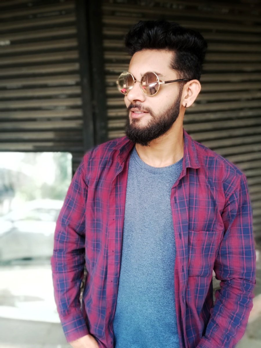 Dharm_official's tweet image. मैने जलना शुरू किया और हवाएं चलने लगी
मैंने चलना शुरू किया तो मुसीबतें आने लगी।
@NBTjashn @YouTubeIndia @vishnusaxena @Hindi_panktiyan @KaafiyaPoetry @PoetsHouseIndia @Rekhta @MirchiSayema @VIJAYPAL_TIWARI 
#HappyDeepavali #polutionfreediwali #actorinowncharecter #streetplay