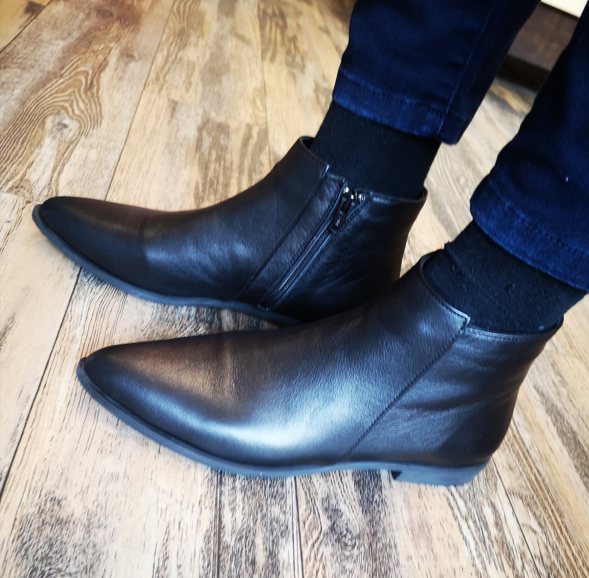 asafootwear's tweet photo. BRIEΒ by Bueno easily fits into you wardrobe. Buttery soft leather uppers we know and β€οΈ from Bueno for comfort on the go!
#bootsforfall #fallfashion @buenoshoes1 @ShopLocalYYJ @asafootwear @uptownvictoria
@coquitlamcentre @woodgrovecentre @metropolisatmet @haneyplacemall https://t.co/3WtbAMquTN