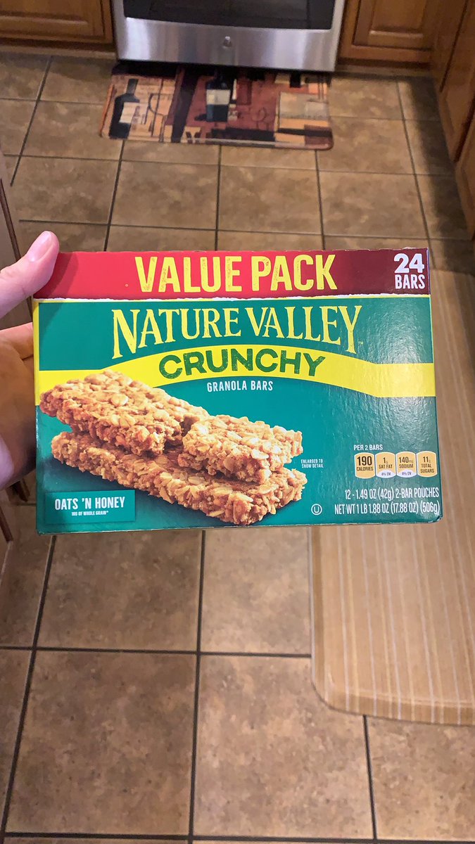 LauraClickbooth's tweet image. The new packaging is awful. I thought it was a generic brand. #naturevalley #changeitback