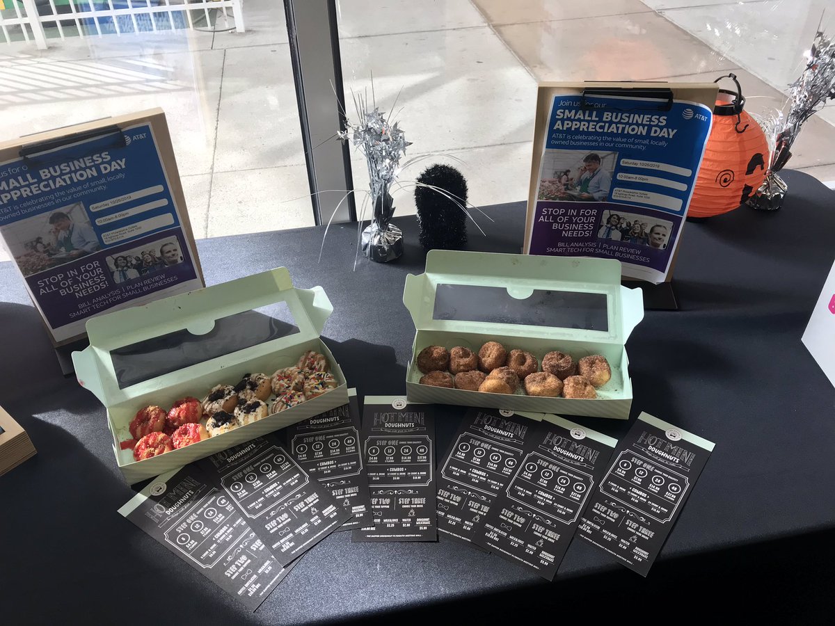 Small business appreciation day here at the outlets! Come by and have some coffee, doughnuts and let’s get you on the best network! #ohpa #weare #blueprint2 #ohpaleadher