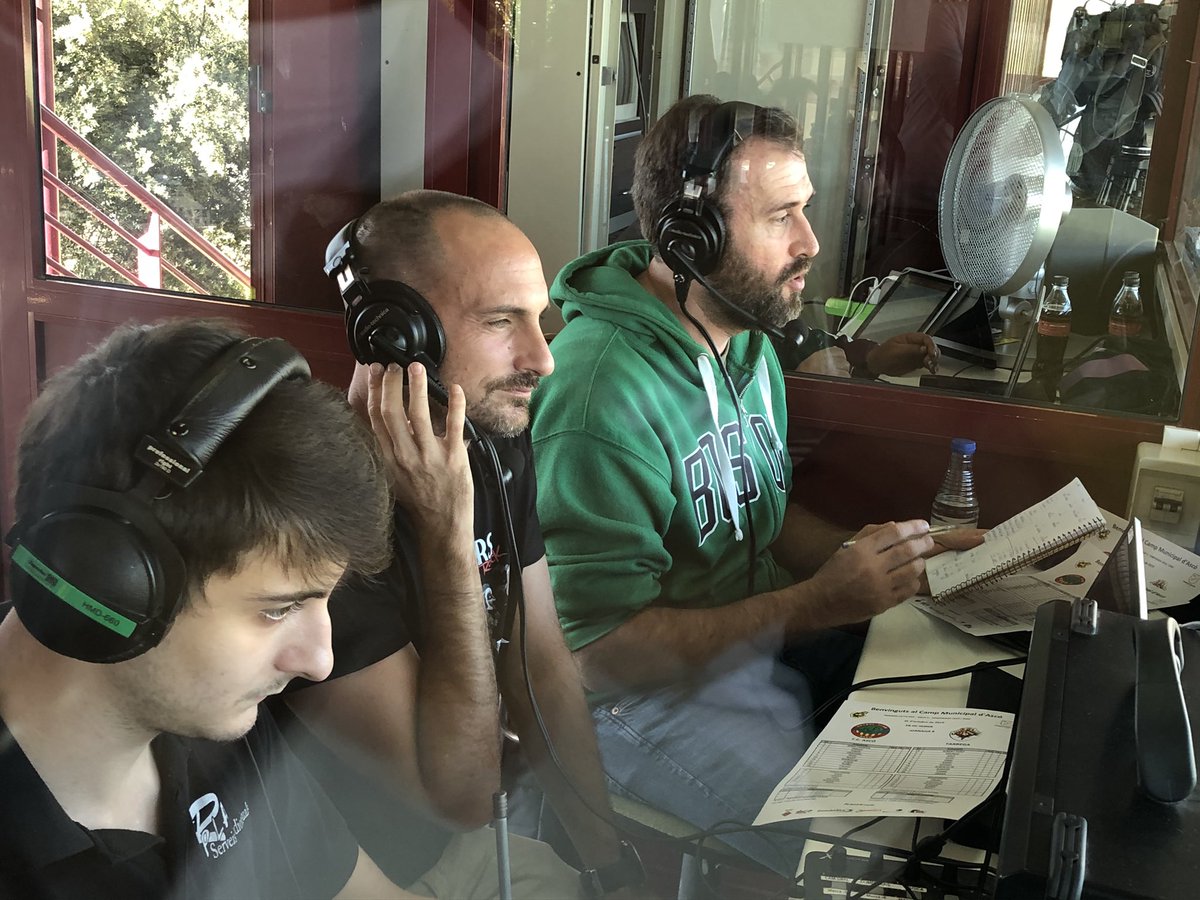 FCF_CAT's tweet photo. ➡️ L’#FCFenDirecte, a les Terres de l’Ebre amb la retransmissió del @fc_asco  🆚 @UETarrega‼️⚽️

 👉🏻👀 Ara a https://t.co/ola3C8nB74 📺

🔵#TotsSomUnEquip #1cat2 #futbolcat https://t.co/L230LbQXhR