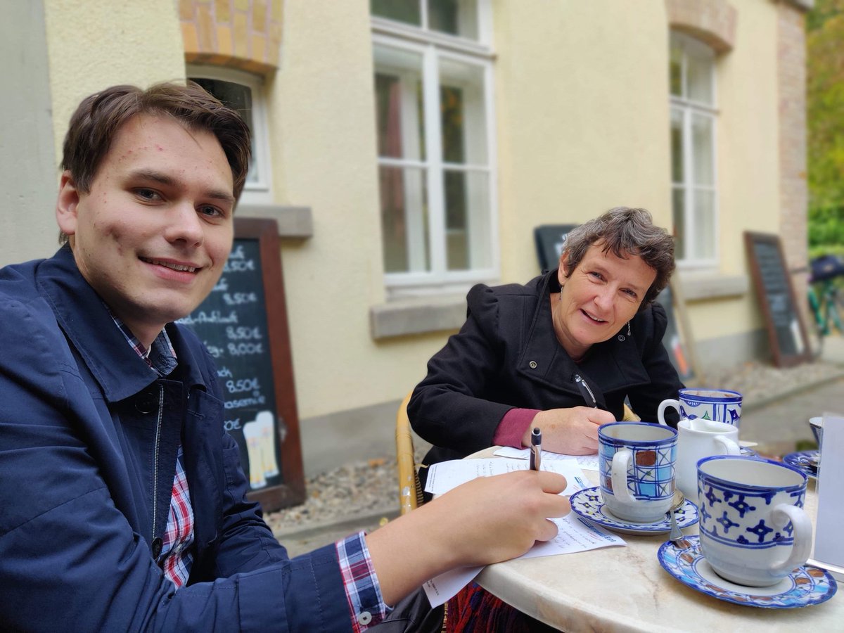 Speech writing in Göttingen over kaffee without kuchen