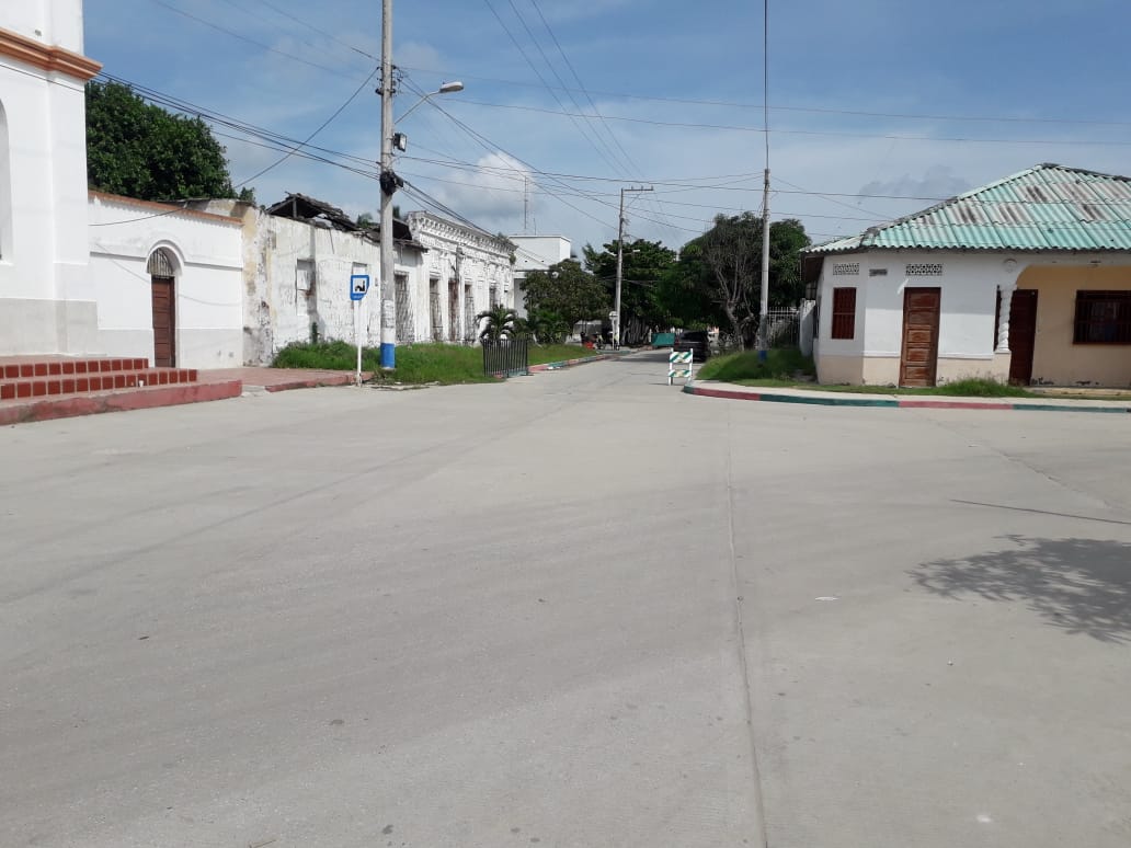 #AEstaHora 🕛| La empresa INTERASEO S.A. realiza trabajos de limpieza, barrido de vías y recolección de papeleo en los alrededores de los diferentes puestos de votación, previo a la jornada electoral del día de mañana.