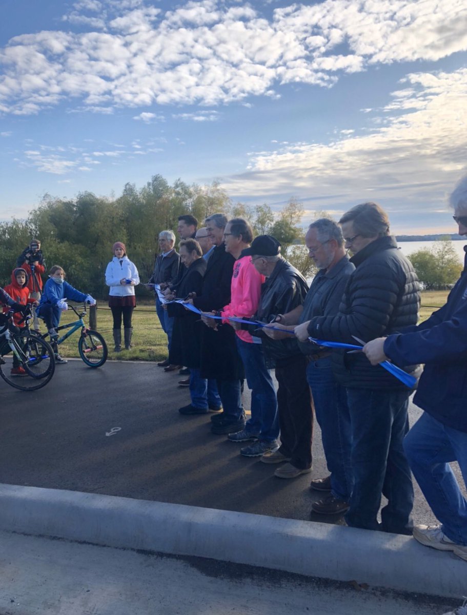 Cabbiness_LLC's tweet photo. This morning’s grand opening of the  @Maps3 Lake Draper Trail was amazing! Having the opportunity to help the City bring the power of MAPS into neighborhoods and daily lives was an honor! https://t.co/jHFTjs0Fkt