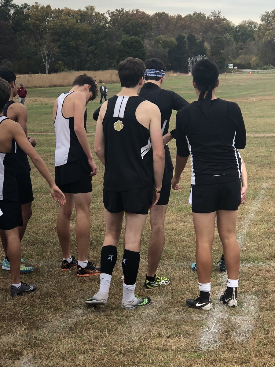 PVIPantherXC's tweet photo. Letβs go after it, varsity boys! π€ππΎππ»ββοΈ #TeamPVI #StPaulVIPrayForUs #WCACXCChamps2019 https://t.co/Rq0dqplz8V