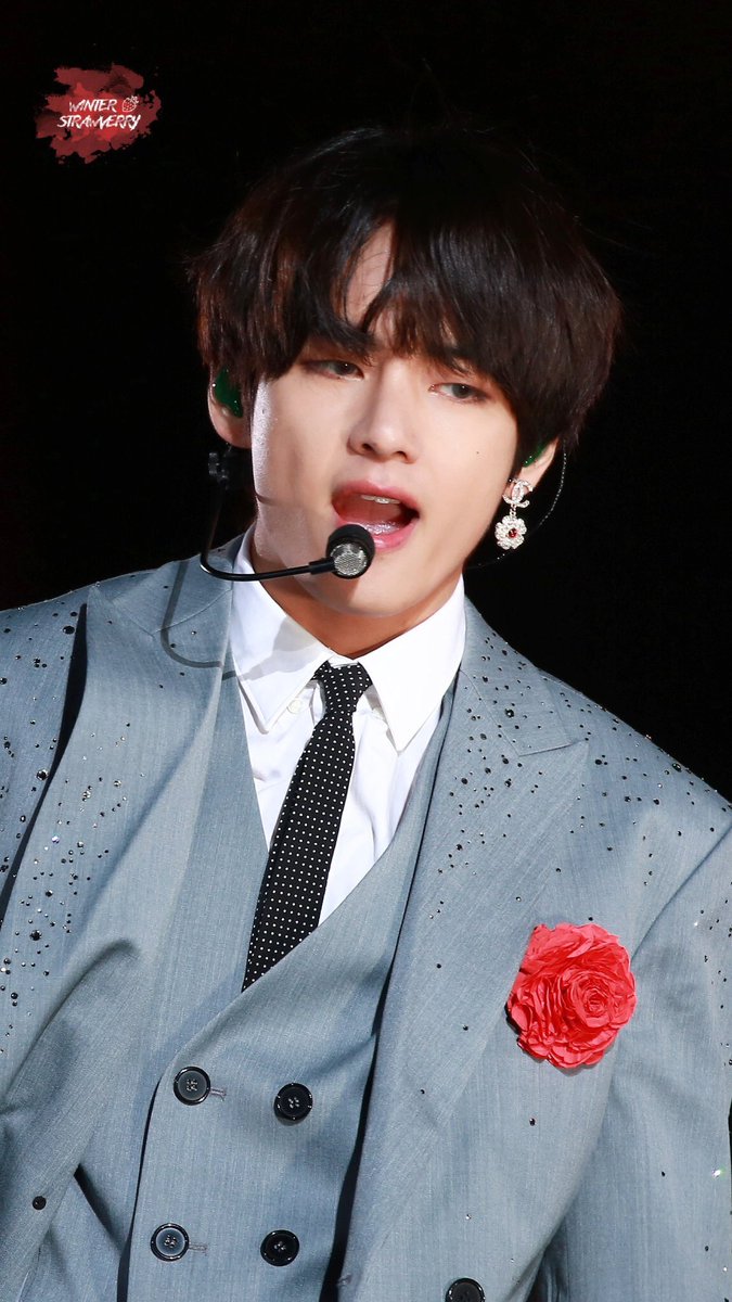 weebsdyk's tweet photo. We got ALL THAT in one night I— Sir that is not allowed                     #SpeakYourselfTourFinal #BTS_SY_FINAL https://t.co/SUfpYEUkiW