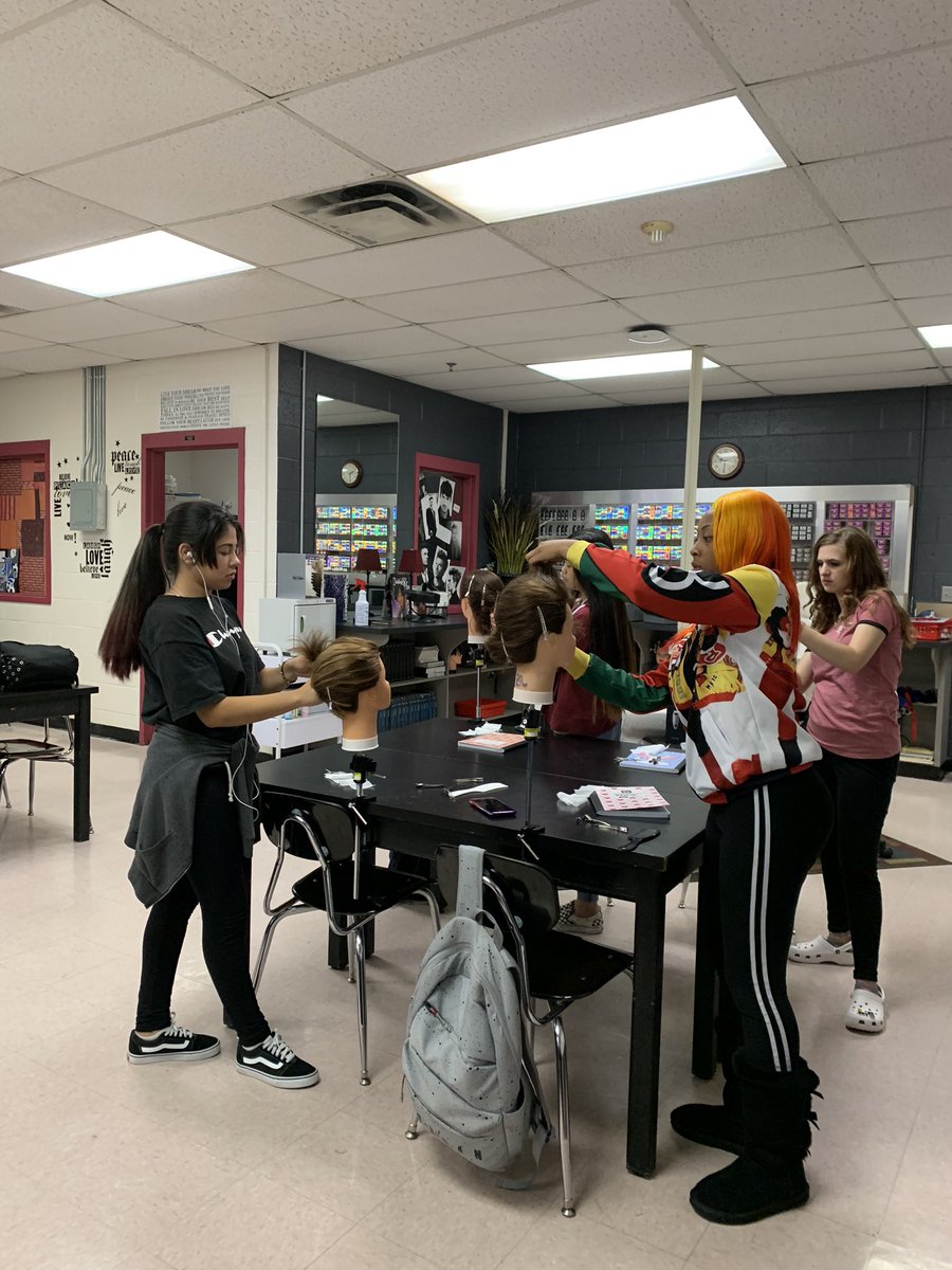 A great week at the LHS school salon. <a href="/LHSwCosmetology/">LHS Cosmetology</a> <a href="/LHSintheNews/">LaVergne High School</a> <a href="/RichardsonHGR/">Hayley Richardson</a> #Cosmetology #learingatrade #barber