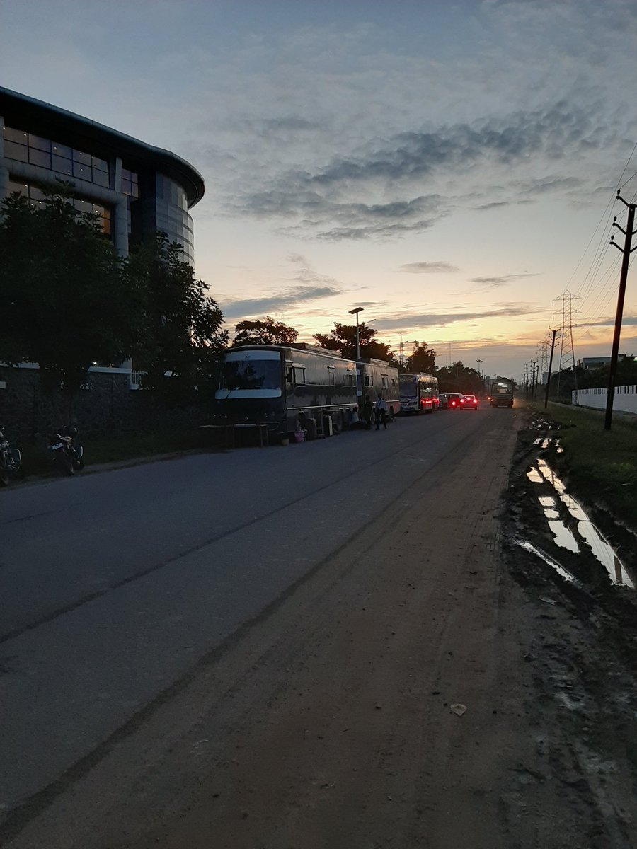 RSK12349's tweet photo. #HeroShoot supposed to take place siruseri, chennai today. But cancelled at last minute. ๐ฌ๐ฌ All i could do was take a photo of the caravan that arrived. ๐ญ https://t.co/Nahe2xpImf