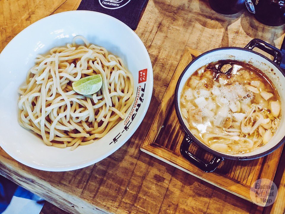 eatingoutmap's tweet photo. เปิดวันแรกเลยจ้า!! สาขาใหม่ประตูท่าแพ #FUJIYAMA 55 ลดไปเลย 55% วันที่ 26-27 ตุลานี้เท่านั้น กับซึเคเมน สามรสชาติ #ซึเคเมน #ราเมน #ร้านเปิดใหม่ #อัพเดตเชียงใหม่ #ท่าแพ #เที่ยวเชียงใหม่ #eatingoutmap https://t.co/jucXRKUuG3 https://t.co/S4YoufBb5p