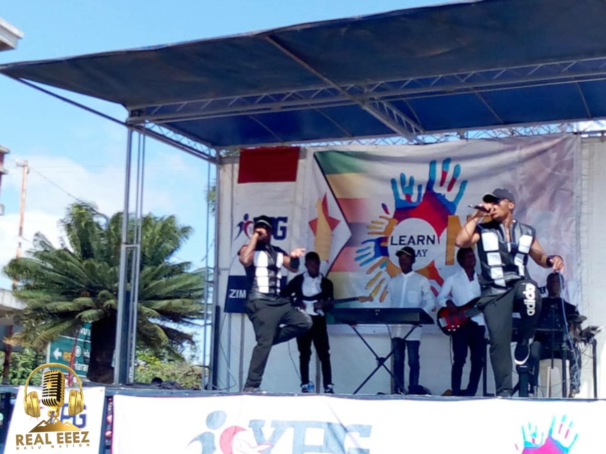 RealEeez's tweet image. You call it stage but we call it home,born for this...
Real Eeez with our band Wasu Nation Band at the Y.P.G Annual "Say No" Awareness , Thank you MUTARE!!!
#Real_Eeez
#Wasu_Nation_Band
#Eya
#Dakara