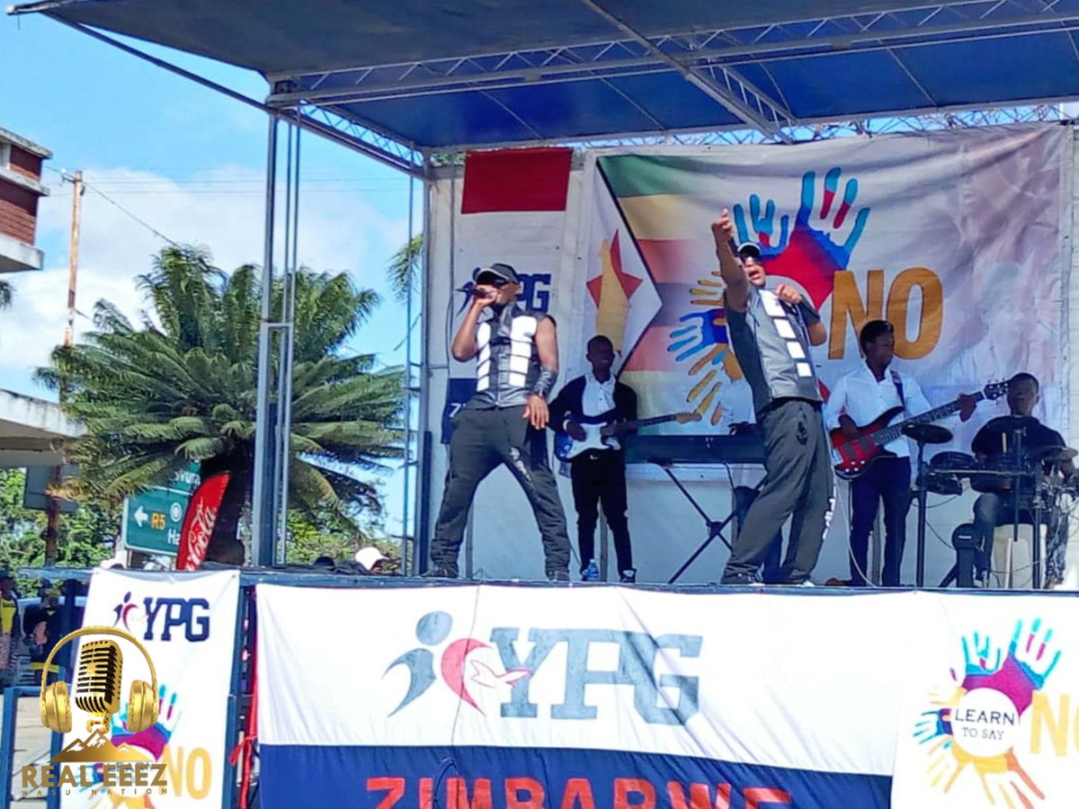 RealEeez's tweet image. You call it stage but we call it home,born for this...
Real Eeez with our band Wasu Nation Band at the Y.P.G Annual "Say No" Awareness , Thank you MUTARE!!!
#Real_Eeez
#Wasu_Nation_Band
#Eya
#Dakara