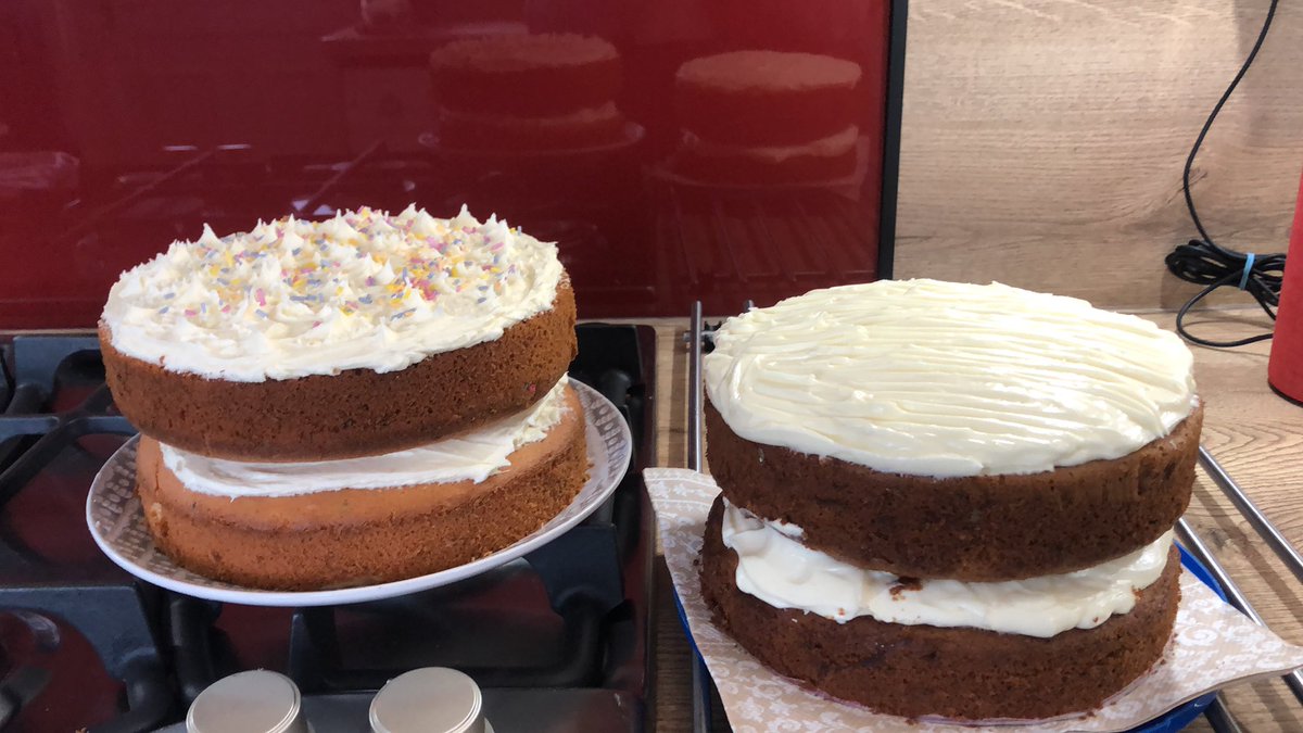 ek46's tweet photo. #CarrotCake #100sAnd1000sCake #ItMustBeWinter https://t.co/VsnRnPE15O