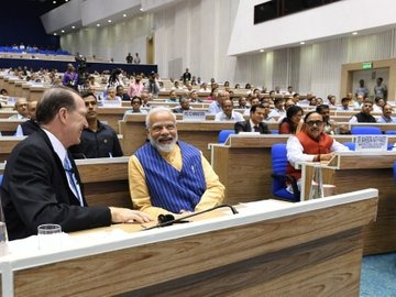 NITIAayog's tweet photo. The 5th #NITILecture saw invigorating discussions on the role of financial sector in shaping #development

President of @WorldBank Group, @DavidMalpassWBG &amp; stalwarts of the industry highlighted role of digitization in achieving desired outcomes in the sector of financial growth https://t.co/gBFHdNNIiM