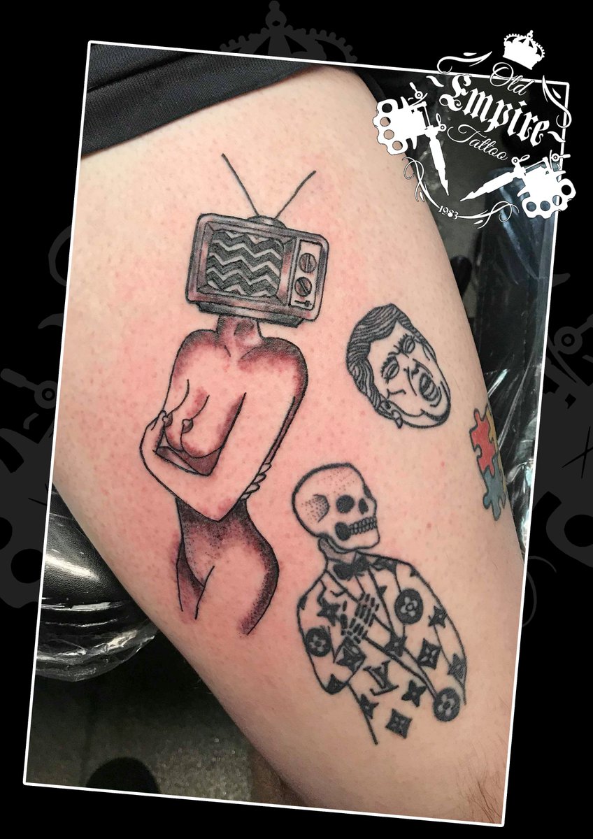 Joel_Tattoo_12's tweet image. Enjoyed doing this unusual #TVHead #Tattoo! #ScreenHead #TVGirl #TransmitNudes #NakedLadyTattoo #GirlTattoo #TattLife #Inked #OldEmpireTattoo #OET #LittleHulton #Walkden