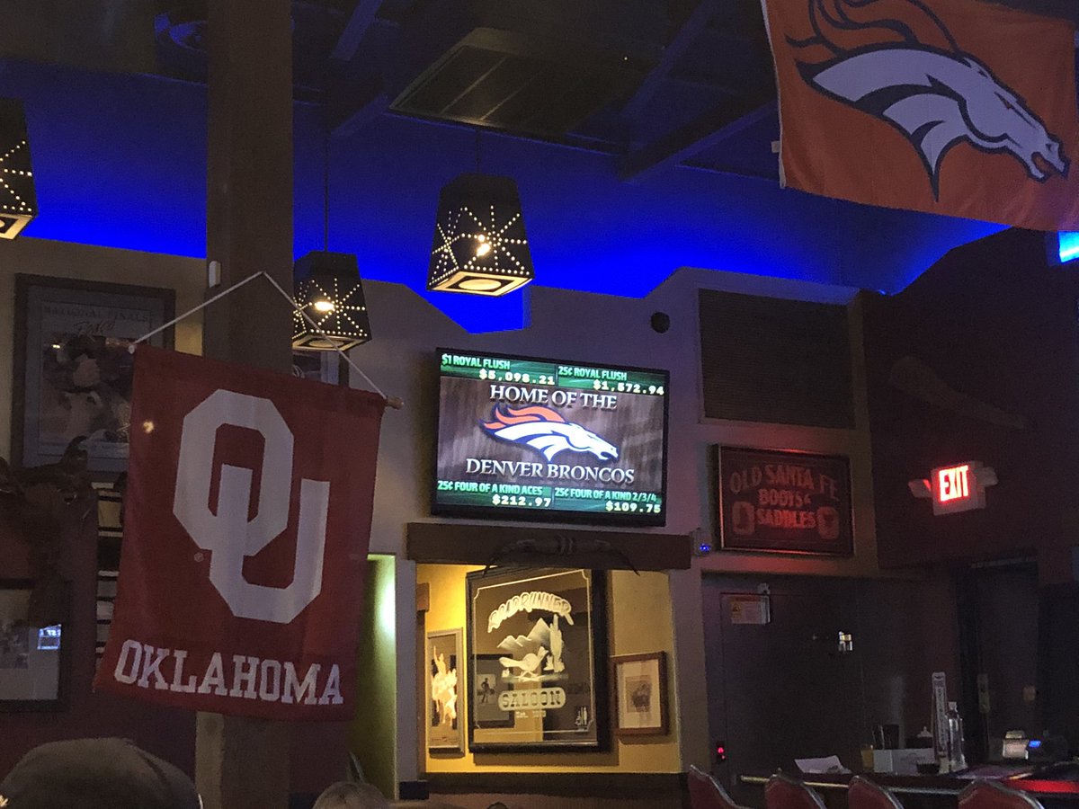 TailgatingIdeas's tweet photo. Out here in #Vegas and stopped in at Roadrunner Saloon to catch the #Sooners game. Found this place via the @TeamBarFinder app. It’s a #broncosbar too. #Soonersbar https://t.co/u5Vs0bOM2T