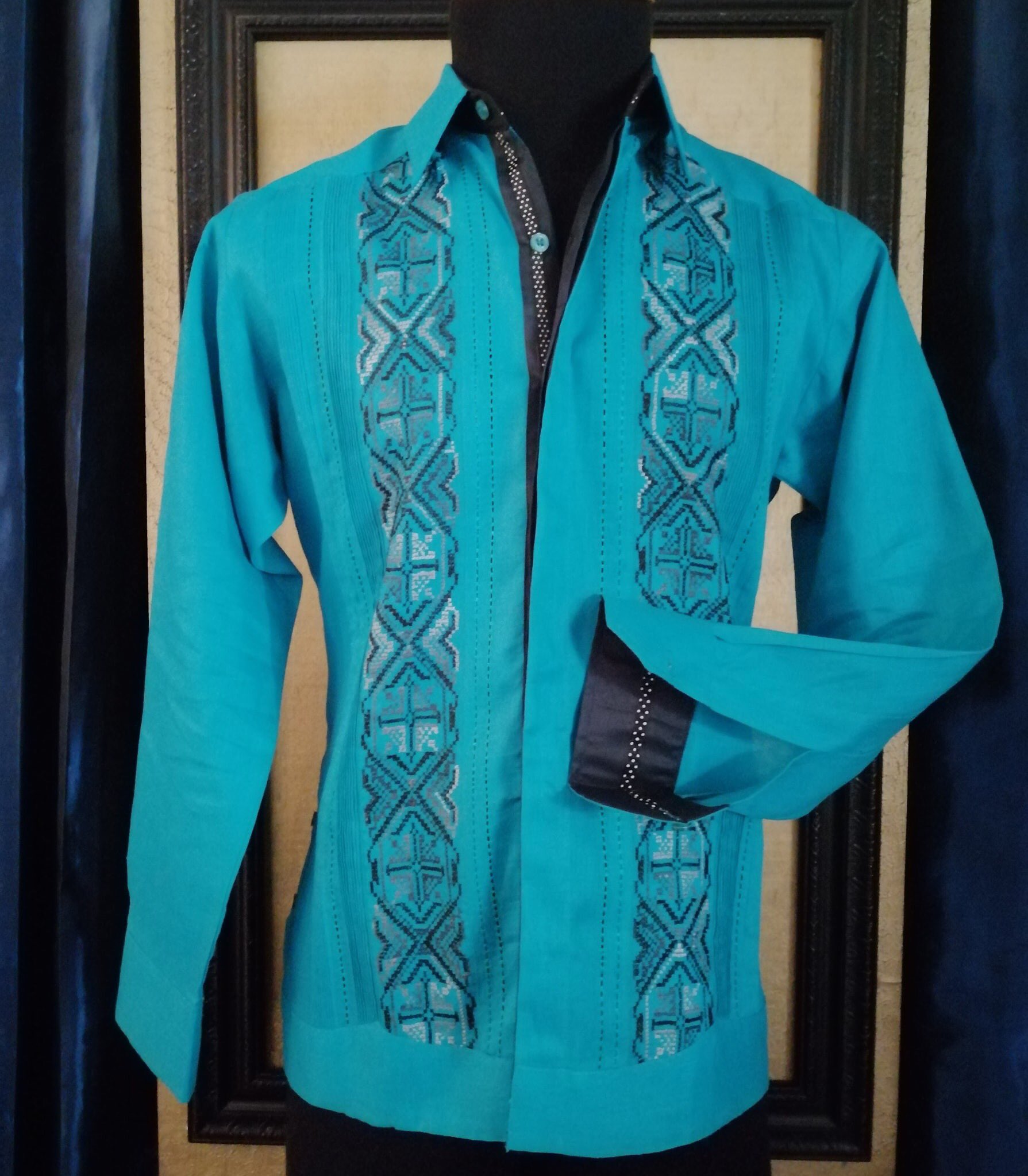 Guayaberas Mandalay on X guayabera Ruben Compra en linea https t ckHX3NMHgP SOLICITAMOS MAYORISTAS DISTRIBUIDORES Whats 521 999 3504802 email .guayaberasmandalay gmail er guayaberashirt mandala...