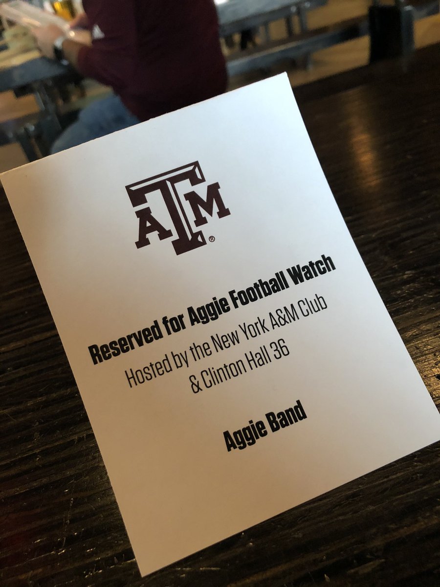 kmcmah12's tweet photo. A&amp;M watch party in New York! #GigEm https://t.co/D915ZlitNc