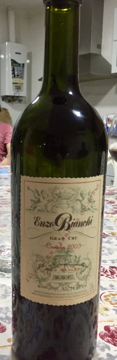 Esto ocurre cuando se junta gente que le gusta pasarla bien a pesar de todo. Gracias a Rafa y Yanina por la hospitalidad. ⁦⁦<a href="/AnaGabrielaSegu/">Ana Gabriela Segura</a>⁩ ⁦<a href="/Leo_somm/">Leandro Carrizo</a>⁩ ⁦<a href="/SilvioSommelier/">SilvioSommelier</a>⁩ ⁦<a href="/FerreroAr/">Carlos Ferrero</a>⁩