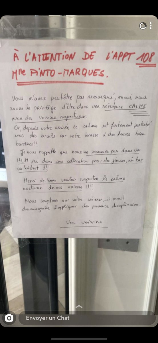 FabiPnt's tweet photo. Donc hier soir je fais une mini soirée (9 personnes) chez moi et je me réveille et je vois ça ?! La blague ! https://t.co/KFO8VkOMVD