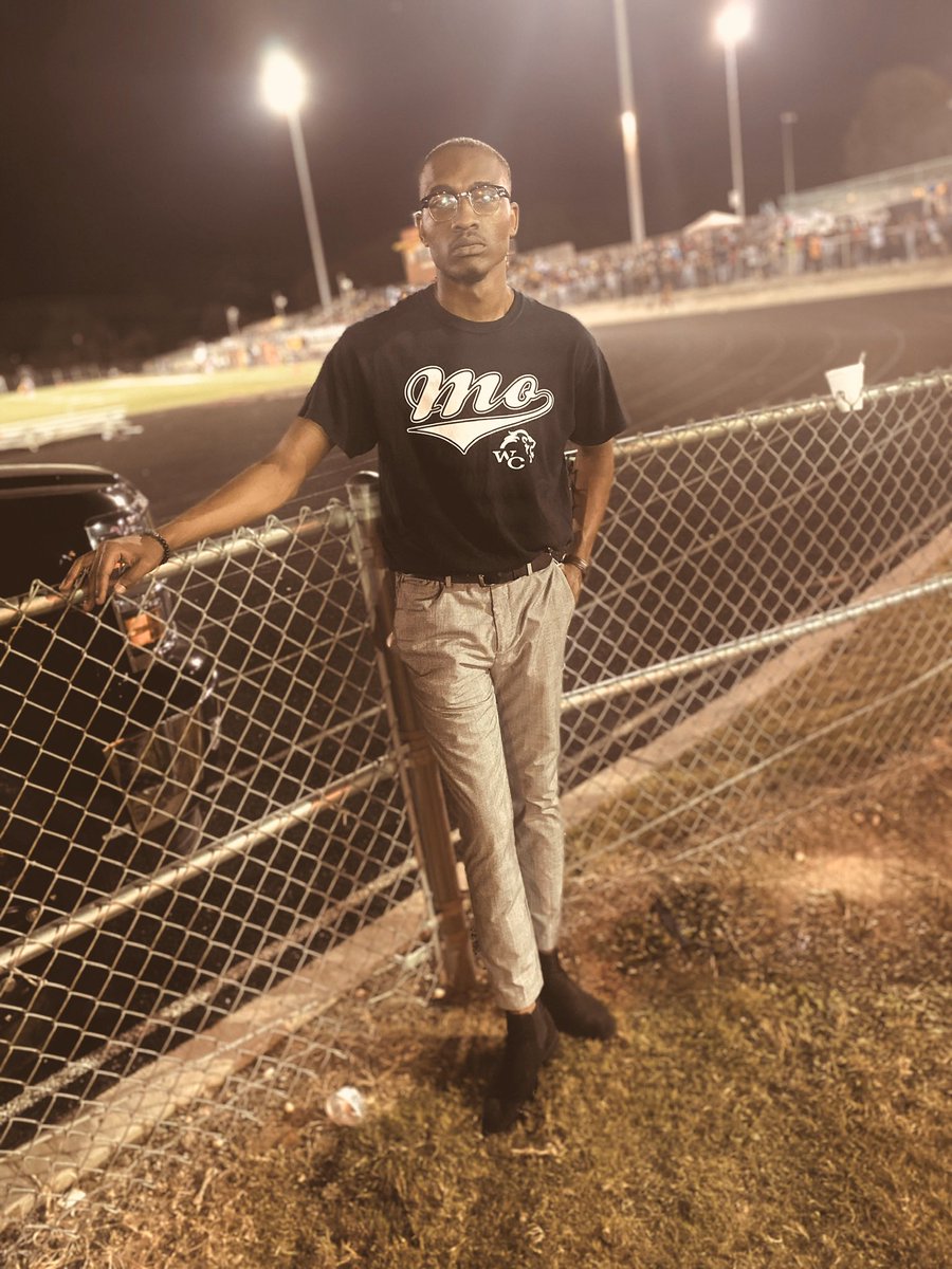 davajeionh96's tweet photo. They ask me who I would put my life on the line for...... Let’s just say if I had to put my life on the line for anyone, it would be Mo Collins. These 5 years haven’t been the same without you. 10.26.14...... A day I will never forget. #RIPCoachMo 🙏🏾 https://t.co/jdd9bnlzhl