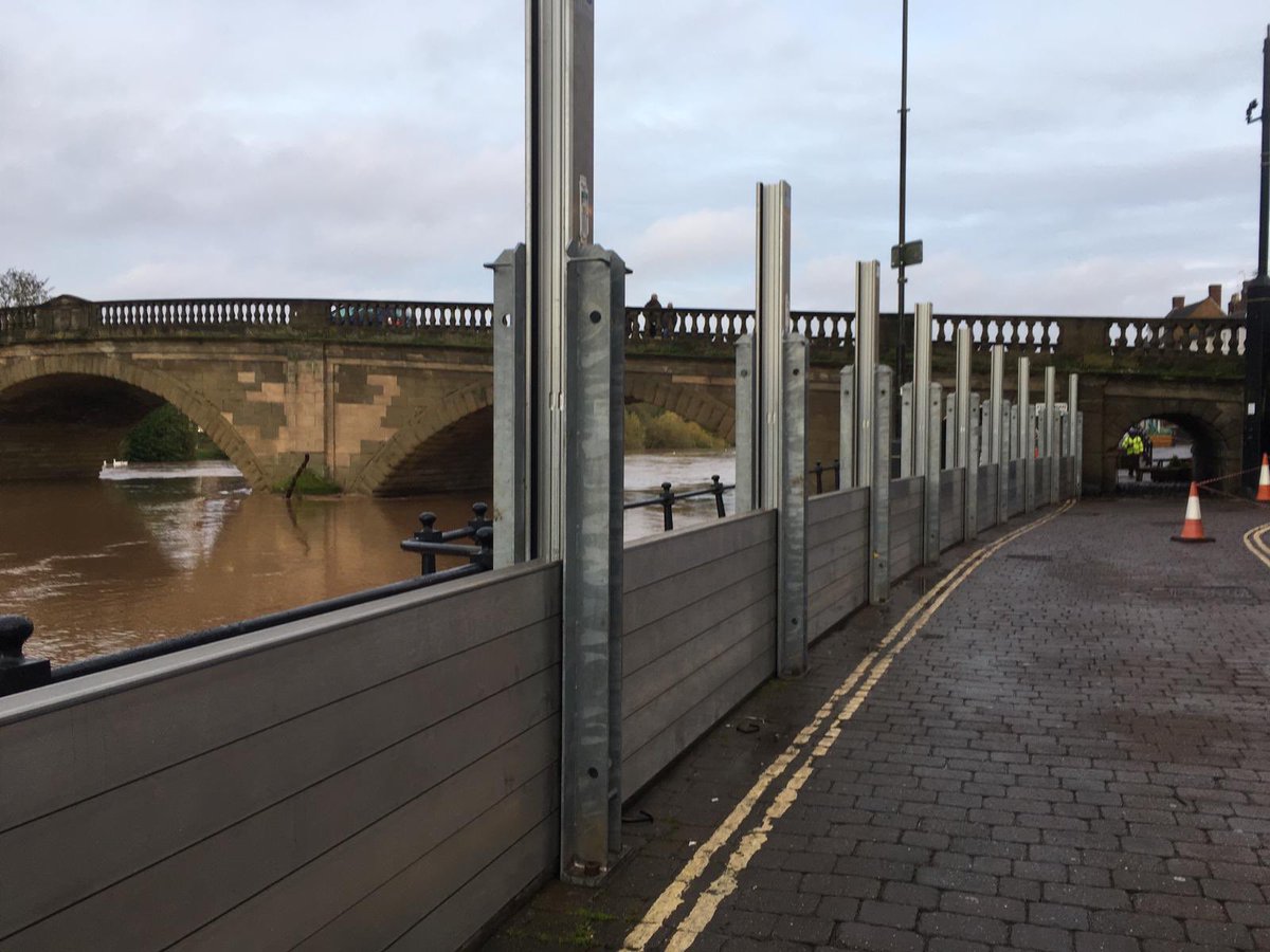 DaveThroup's tweet photo. #Bewdley now protected.

Town is fully open. https://t.co/sixWvo7ZSv