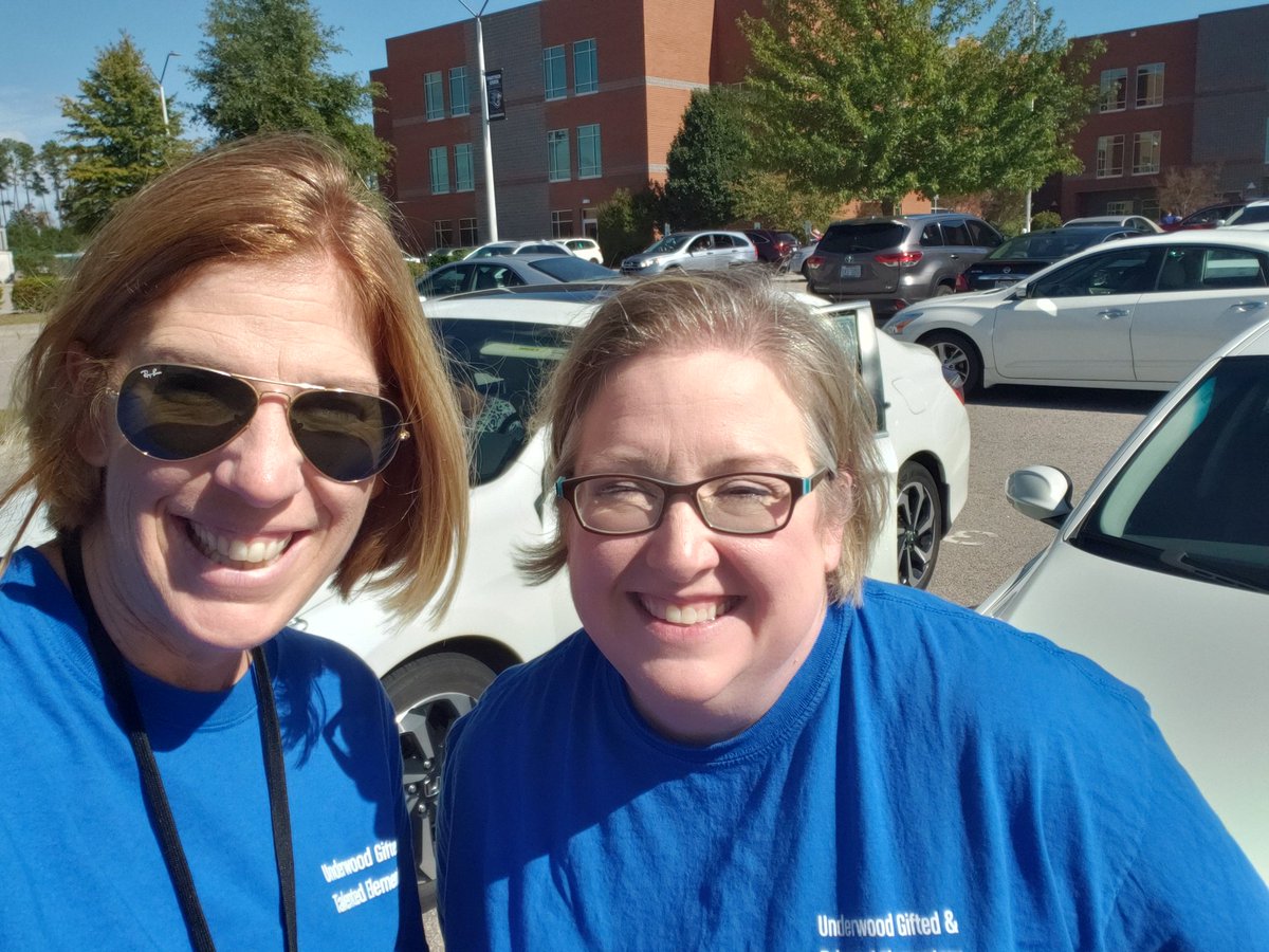 What do you do after the magnet fair?  Hang out in the parking lot for over 30 minutes!  We are still here and it's not moving!
#panthercreekparkinglotisterrible