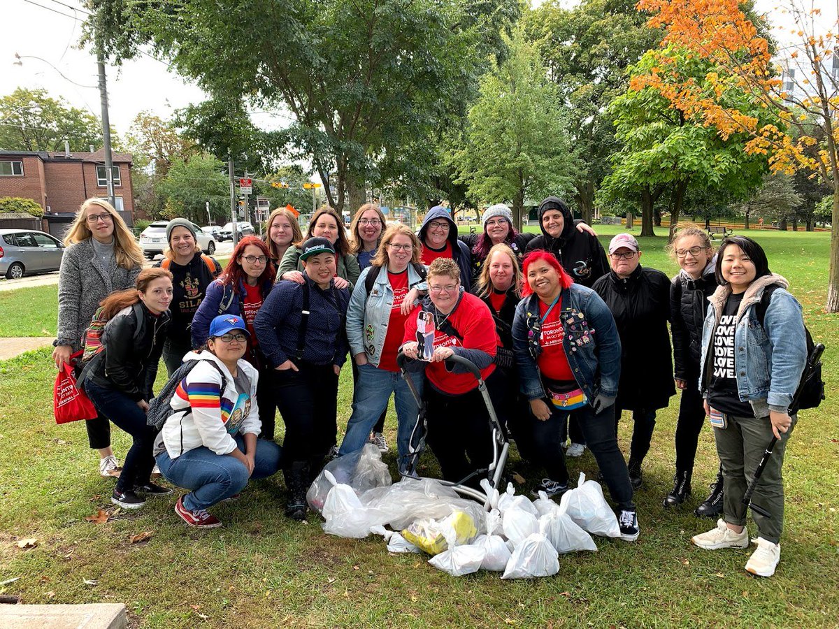 HollsteinTravls's tweet photo. @ShaftesburyTV @CJShaftesbury The Creampuffs are a force to be reckoned with. Did we mention how we came together as a fandom and cleaned up Riverdale Park? #MoreCarmilla can literally change the world https://t.co/KsNQRaLM26