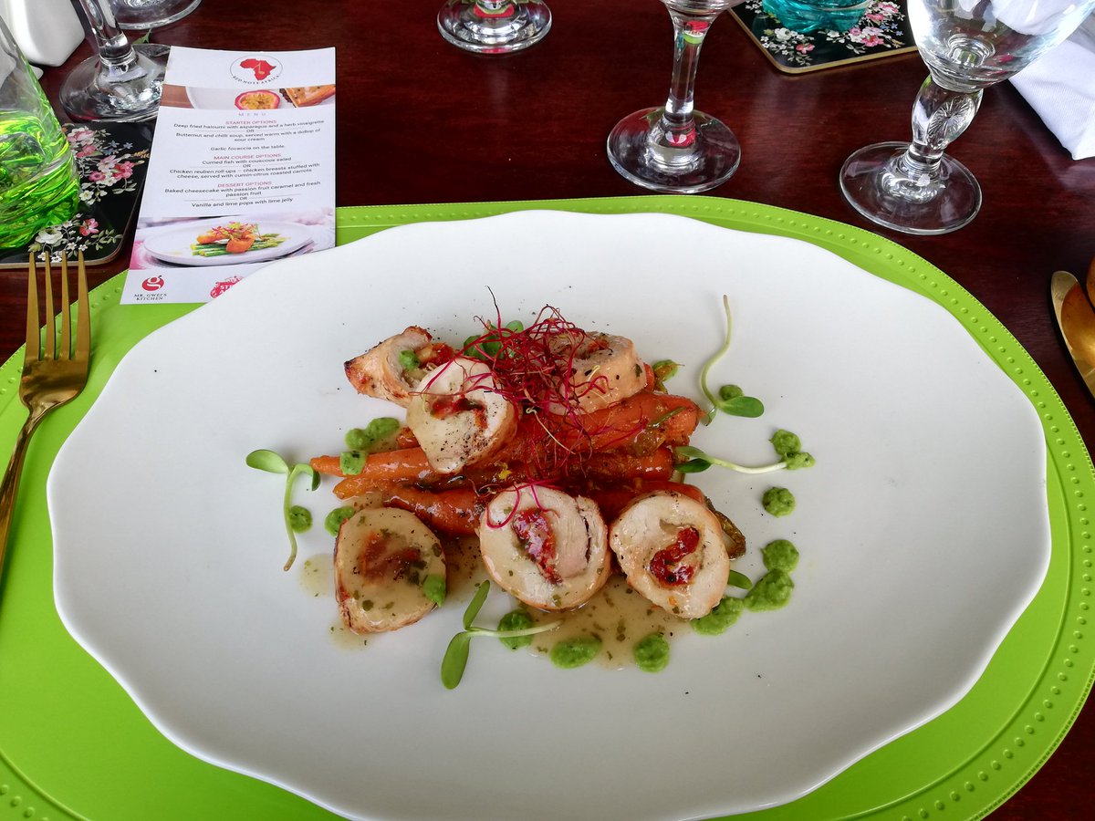 nomfundo_hleta's tweet photo. I had the most amazing afternoon today at the #CorporateCulinaryExperience... Thank you #RednoteAfrica and @MrGwejsKitchen @MrGwej π₯°....It was a lovely intimate food experience, loved the food and interaction β€οΈ π https://t.co/FN5AWvhFky