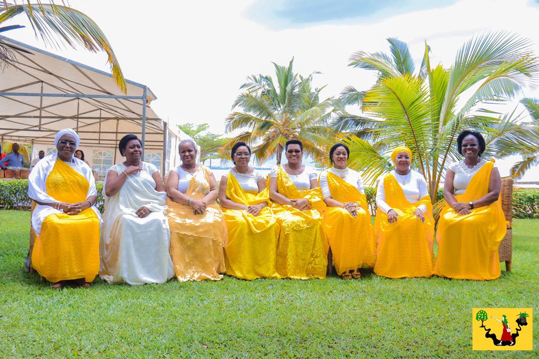 IngoMagazine's tweet photo. #WoD2019: Photo de famille de SE @1stLadyBurundi, la Première Dame de  #Centrafrique Mme Tina Marguerite #Touadera, Mme Bintou Keita Sous-secrétaire Générale de l'#ONU pour l'#Afrique, l'épouse de Feu Melchior #Ndadaye, Mme Elback Zeinabou et d'autres invitées de marque
#Burundi https://t.co/BkSlqa00bz