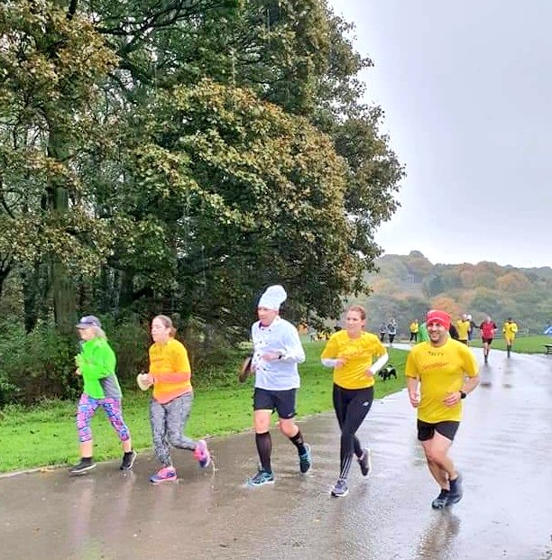 Thanks to our amazing volunteers braving the rain this am. The team & runners came together in an emotional tribute to our own Terry Midgley who sadly passed away at the age of 46 last week. He will be missed but never forgotten. Love to his family & to all for this morning ❤️💛