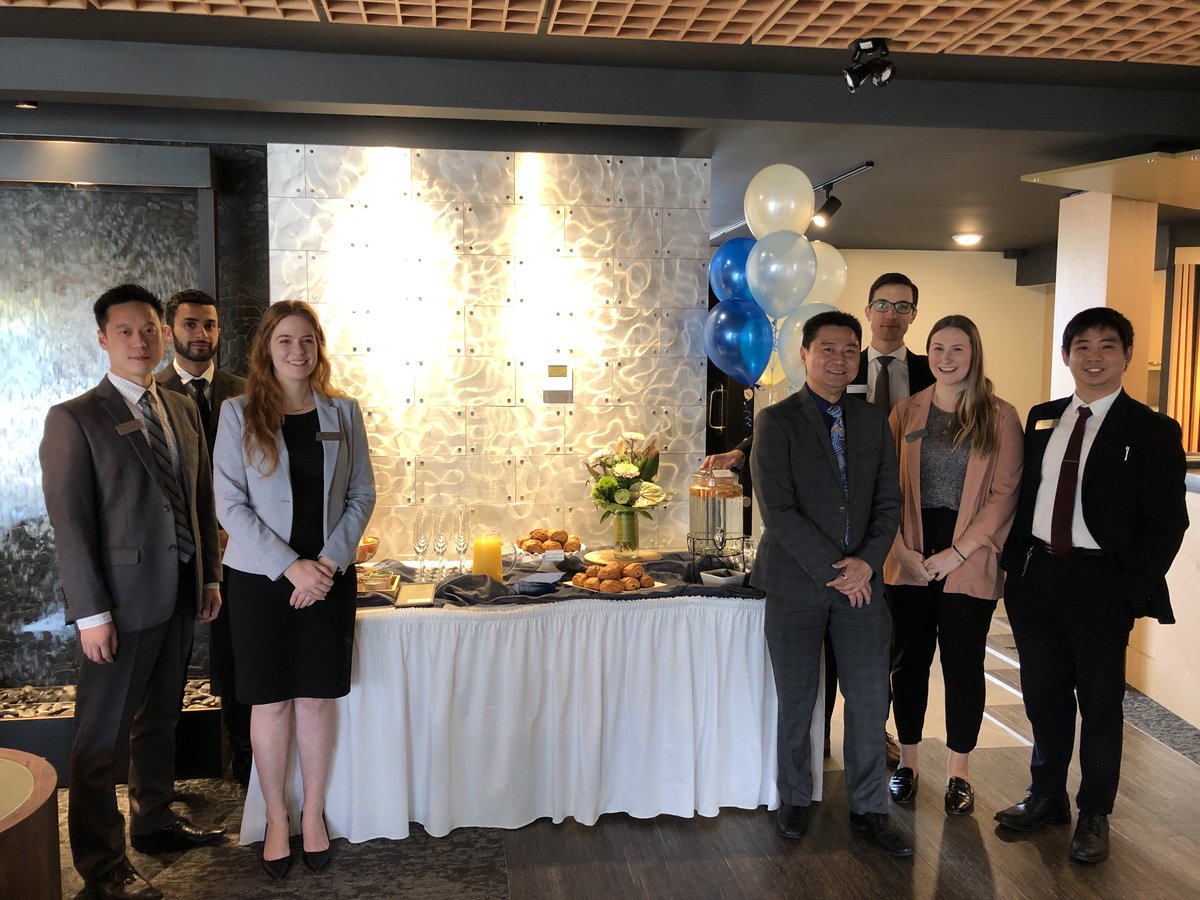 BlueShoreNews's tweet photo. The team at our @BurnabyHeights branch #welcomed guests with #treats and #smiles to #celebrate our newly #reopened #FinancialSpa. Come visit us at East Hastings and Rosser Ave to learn what makes our Financial Spa branches #oneofakind. #BurnabyHeights #Swingonby https://t.co/lA6ucfnTc8