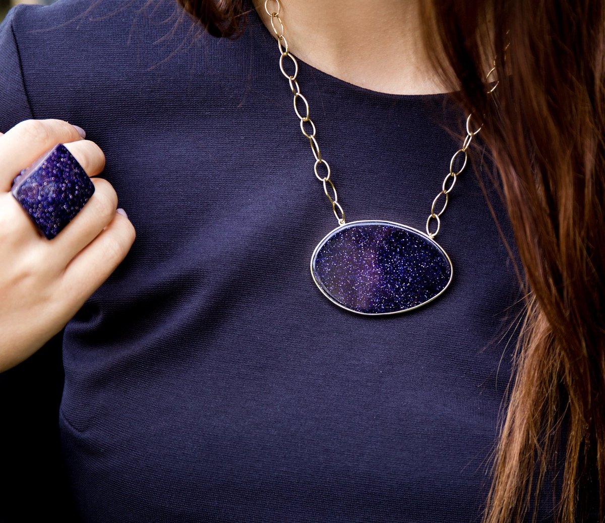 LolaRoseUK's tweet photo. With all its sparkle and shine & in a range of lovable shapes, wear #BlueSandstone for everyday glitz and glam ✨ #PartySeason #LolaRose
Shop Sandstone: https://t.co/RGe9rm6J8j https://t.co/Re2Rs1O6ea