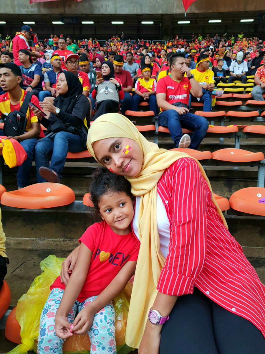 LaLa first watch live football #pialamalaysia2019 #selangor #SelangorPower #SELvJDT #SELJDT