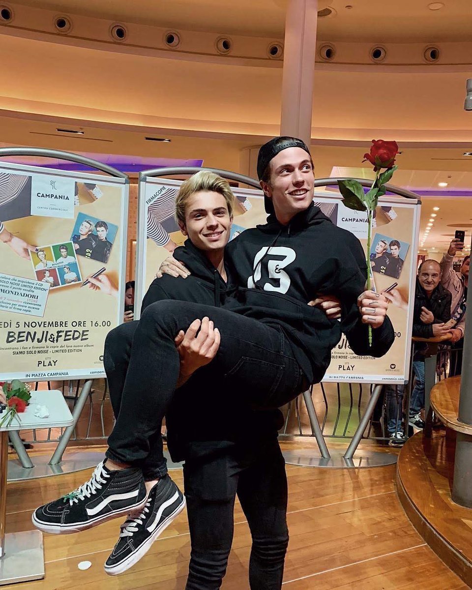 BenjieFede's tweet photo. Certe cose non cambiano mai 😜 #GoodVibes https://t.co/tsgmFkbLGe