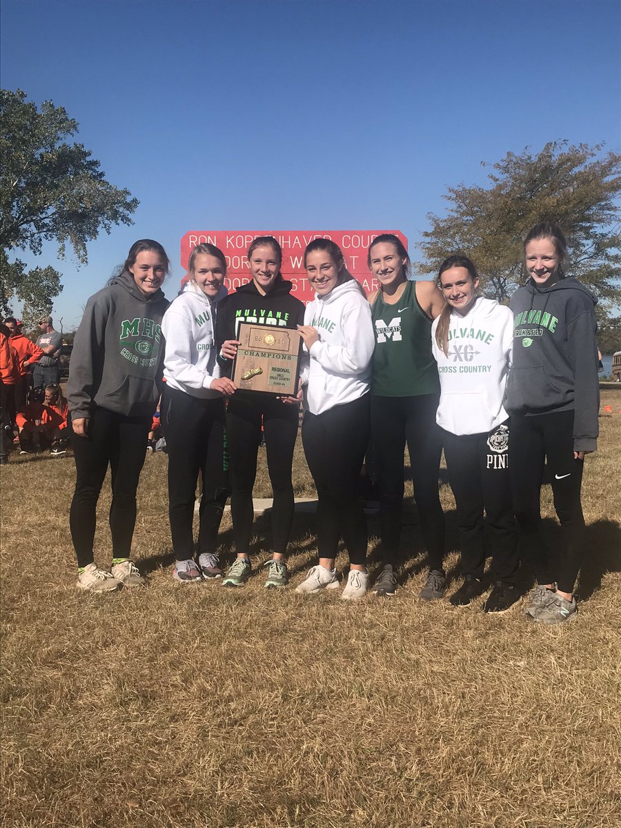 MulvaneTrackXC's tweet photo. Congrats to Mulvane girls on their Regional Championship!!  Wamego here we come....STATE BOUND!!
And our 3 medalists who went 7-8-9 Anna M., Campbell W., and Emily H. 
#makinghistory #Mtownproud
@MulvaneSports https://t.co/SywiufpS5i