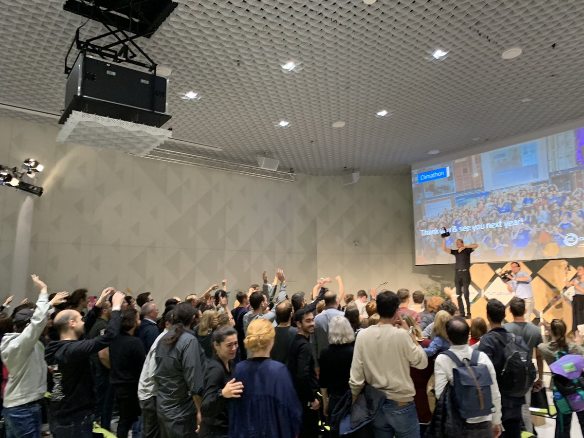 GlobalGoalsBER's tweet photo. Inspiring pitches at the #ClimathonBerlin. Really great to see more of this format. Challenges by the likes of @EdgeTech_, #OpenSourceLab, @LichtBlick_de & @ECDigitalFuture on waste, community building, CO2 reduction. 👏🏻 all teams & @ClimateKIC_DE @ClimateKIC #SDG #ClimateChange https://t.co/xqWln1fqHO