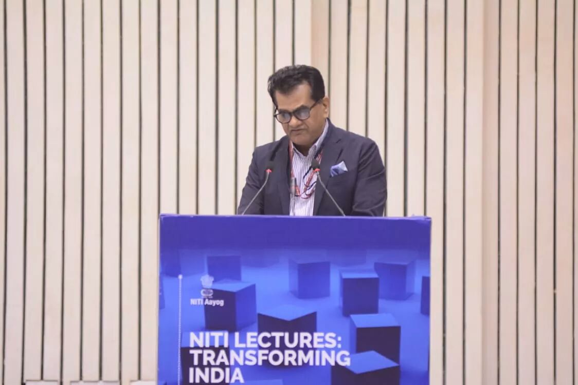 KanikaBjp441's tweet photo. Today’s discussion at the Fifth #NITILecture has been an enriching experience for officials from the Govt of India &amp; PM Modi ji&amp;world bank President :
#NITIAayog
@PMOIndia
@narendramodi
@GovindSinghGuj3
@KnpManu
@AMISHDEVGAN https://t.co/X8uIKILARw