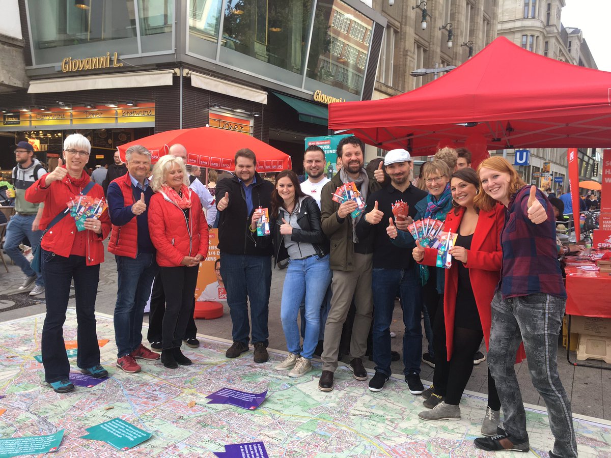 AlpKIRCI's tweet photo. Wahlkampfendspurt! Tür zu Tür Wahlkampf, Kneipentour, Bauernmarkt, zentraler Infostand am Kröpcke! #hannover #besserhansmann #hanob2019 #hansmann #hansmannkannsmann https://t.co/vMAqROcyox