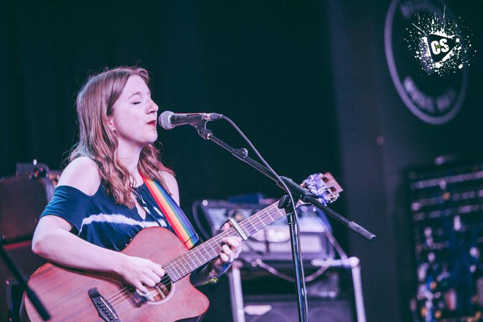 Such a charming track from singer-songwriter #MollyRymer 👌👌 Molly is a very gifted lyricist for sure… 

▶️ Enough

➡️ bbc.in/2oRA5kM