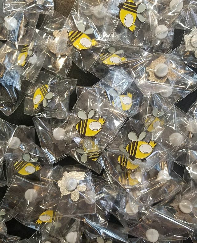 Check out these ADORABLE Queen Bee pins! 🐝👑 Now available for $10 each in the shop! They are not online quite yet, but get in touch directly with your e-mail + we are happy to send you one, or five! 😍 ift.tt/31NfBXM