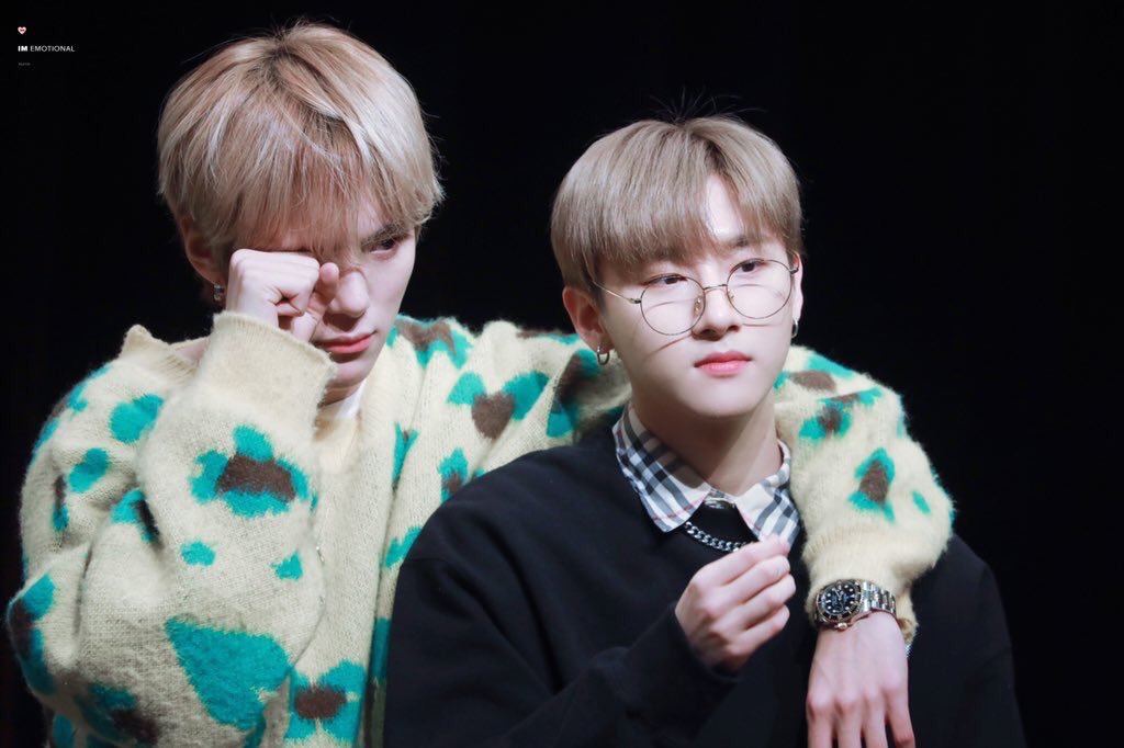 Let’s count on how many time of minhyuk putting his hand around changkyun’s shoulder