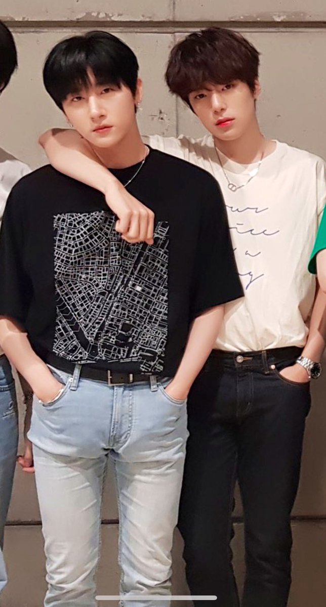 Let’s count on how many time of minhyuk putting his hand around changkyun’s shoulder